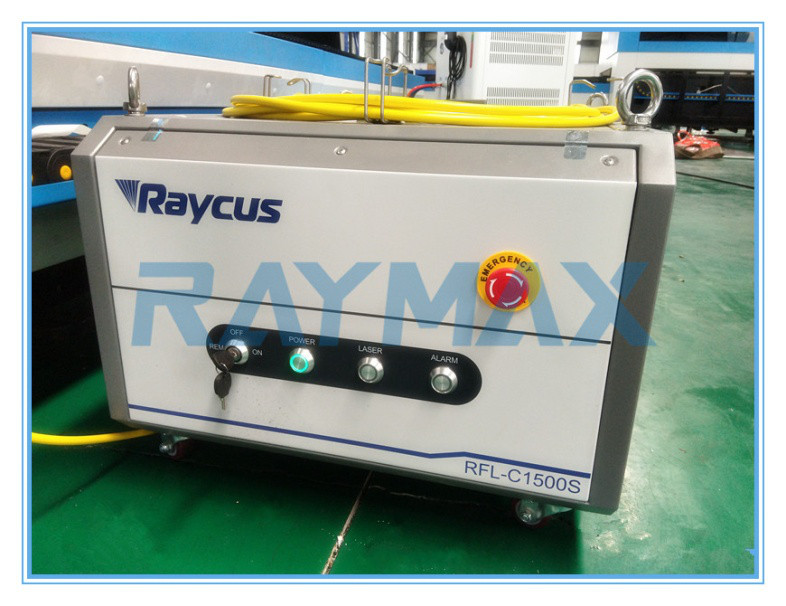 3015 ألياف الليزر آلة قطع المعادن 2000w Raycus Laser Power
